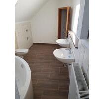 Schöne helle 5 Zi. 120 qm DG-Wohnung ab sofort frei 600 € kalt - Niederwürschnitz