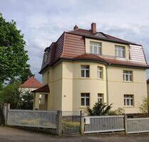 Zwei bis Dreifamilienhaus in Radebeul Niederlößnitz zu verkaufen