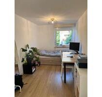 Helles Zimmer in moderner 3er-WG mit Balkon - Ludwigsburg