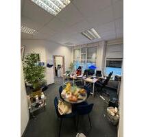 Nieder-Eschbach: 4 möblierte Büros, einzelnzusammen, mit Küche, 2 WCs und Stellplätzen - Frankfurt am Main Bonames