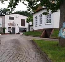 schönes Anwesen, 2 Wohnhäuser außerhalb von Rhens - Brey