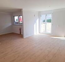 Moderne 3-Zimmer-Wohnnug mit Terasse und Gartenanteil - Leonberg