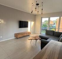 Moderne 3,5 Zimmer-Wohnung mit Balkon, Einbauküche & Stellplätzen - Düsseldorf Stadtbezirk 6