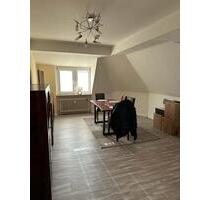 Große, helle 4.-Zi. DG-Wohnung im Herzen von Wülfrath