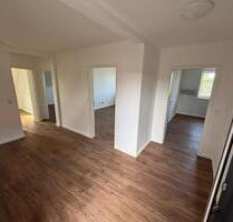 Pr. Oldendorf: 4-Zimmer-Wohnung kernsaniert & sofort bezugsfrei - Preußisch Oldendorf