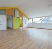 BüroPraxis, ca. 149 m², 7 Zimmer, Empfang, Teeküche + 2 WCs, Stellplatz, 1150 € + 425 € NK, ab sofort frei! - Saulheim