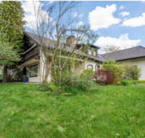 Großzügige 4-Zimmer-EG-Wohnung mit großem Garten in Aystetten