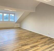 Helle 3-Zimmer-DG-Wohnung mit Einbauküche in Kaiserslautern, 87qm