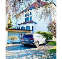 Schöne Dachgeschoss Wohnung in einer historischen Altbau-Villa - Neunkirchen