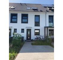 Neubau-Reihenhaus in schöner Lage mit kleinem Garten - Oldenburg Drielaker-Moor