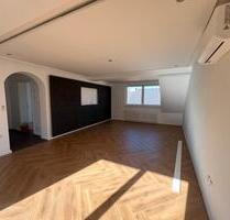 Moderne 3,5 Zimmer DG, Einbauküche, Klima, Dachspitze Lager - Duisburg Beeck