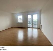 Helle 2-Zimmer-Wohnung mit Einbauküche und Balkon in Heimfeld - Hamburg Harburg