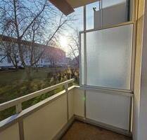 Erdgeschosswohnung mit Dusche und Balkon - Merseburg