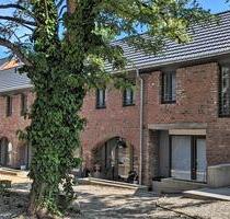 5 ZKDB in sanierter Hofanlage in direkter Rheinlage - Bornheim