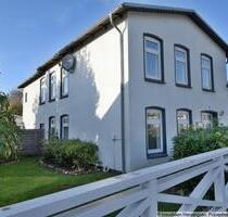 **Hell, freundlich, zentral mit Kaminofen und Garten** - Gelting