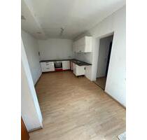 Schöne helle 2-Zimmerwohnung (mit Durchgangszimmer) - Ludwigshafen am Rhein Ludwigshafen-Oggersheim