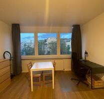 Schöne Wohnung in Top Location - 790,00&nbsp;EUR Kaltmiete, ca.&nbsp; 35,00&nbsp;m&sup2; in Berlin (PLZ: 10625) Charlottenburg-Wilmersdorf