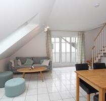 Helle, vollständig möblierte 2,5-Zimmer Wohnung mit drei Balkonen Nähe S8 Englschalking - München Bogenhausen