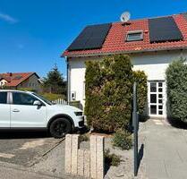 Doppelhaushälfte in Leingarten - 1.900,00 EUR Kaltmiete, ca.  102,00 m² in Leingarten (PLZ: 74211)