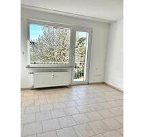 Renovierte helle 2-Zimmer-Wohnung in DU-Meiderich - Duisburg Mittelmeiderich