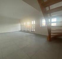 Traumwohnung mit Aufzug! 6 Zimmer Wohnung mit 2 Bäder, große Wohnküche, 5 Zimmer, AK, Dachterrasse! #DD81 - Freital