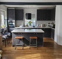 Zentrale Wohnung, drei Zimmer, optional mit Garten und Garage - Rhede
