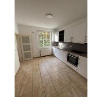 Gut geschnittene 3-Zimmer-Wohnung mit Einbauküche, Tageslichtbad und Stellplatz - Idar-Oberstein