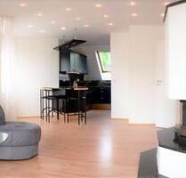 Sehr schöne 2-Zi.-Wohnung mit großem Balkon, offenem Kamin , Einbauküche und Luxusbad zu vermieten - Radebeul