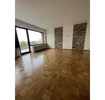 Lichtdurchflutete 3,5-Zimmer-Wohnung mit Balkon - Solingen