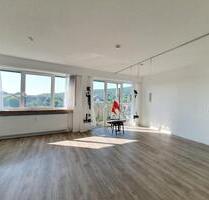 Helle 3 ZKB - Wohnung in St. Arnual mit Balkon und Einbauküche - Saarbrücken