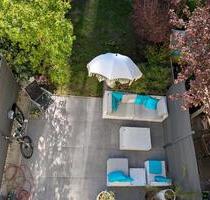 Reihenmittelhaus mit Garten und Dachterrasse in Berlin-Weißensee