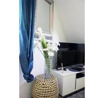 !! Kleines 1 Zimmer Apartment-vollmöbliert- mit Balkon !! - Stuttgart Bad Cannstatt