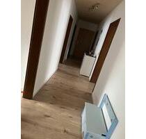 Helle 4-Zimmer-Wohnung mit Balkon - Frontenhausen