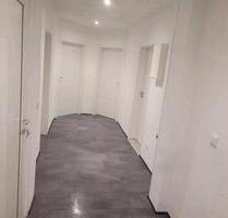 Wohnung zu vermieten - 900,00 EUR Kaltmiete, ca.  90,00 m² in Solingen (PLZ: 42655) Mitte