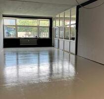 50qm Lager Büro Halle mit PKW befahrbar - Donaueschingen