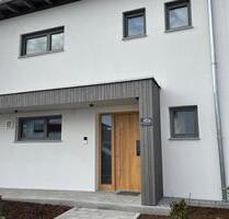 moderne, lichtdurchflutete DHH mit Garten und Küche, ab sofort - Osterhofen