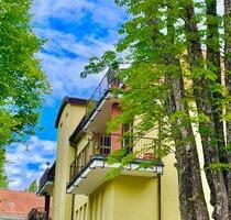 SEHR CHARMANT! 3 Zimmerwohnung mit großem Balkon und Blick ins Grüne - Erfurt Daberstedt