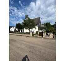 Schnäppchen! Freistehendes Einfamilienhaus in einer ruhigen Lage! - Aalen Unterkochen