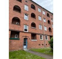 Erdgeschosswohnung mit Minibalkon und Einbauküche! - Kiel Neumühlen-Dietrichsdorf