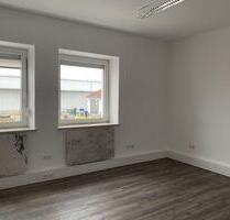 VB2794a Teilbares, saniertes Bürohaus mit Anbau Neutraubling