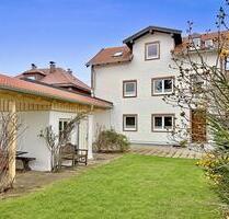 Frisch saniertes Stadthaus mit Garten, zentral in Traunstein