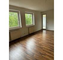 2 Zimmer mit Balkon & Aufzug – Stellplatz auf Wunsch (Kroatenweg 18) - Magdeburg Ottersleben