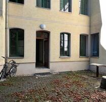 Jahnallee! 2 Zimmer Wohnung im ruhigen Hinterhaus - Leipzig