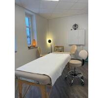 Therapieraum Praxisraum - 100,00 EUR Kaltmiete, ca.  11,00 m² in Hamburg (PLZ: 22457) Schnelsen