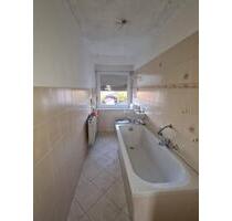 Teilentkernte 3-Raum-Wohnung mit Tageslichtbad in ruhiger Lage! - Oschatz