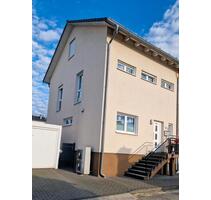 Effiziente Haushälfte mit Keller und Wohlfühlgarten von Privat - Wülfrath