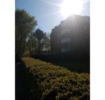 Helle Dachgeschosswohnung mit Loggia - Kölln-Reisiek