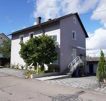 Provisionsfrei Zweifamilienhaus mit großem Garten - Osterburken