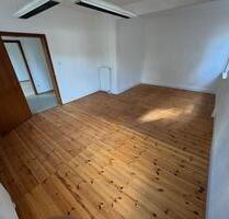 Großzügige, neu renovierte Wohnung mit ca. 130 m² – modernes Bad - Burbach