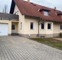 Teilsanierte Doppelhaushälfte mit Garten & Garage in Priestewitz zu vermieten - Ebersbach